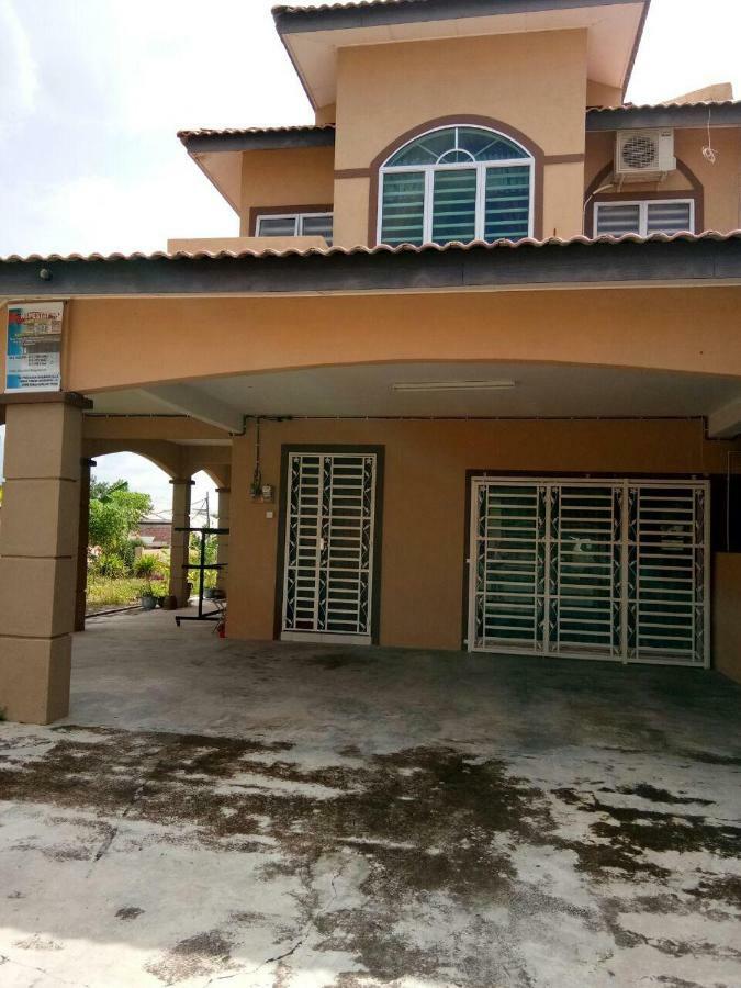 Homestay Al Musafirin Kuala Kangsar Exteriör bild